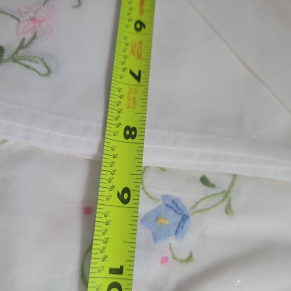 Vintage Embroidered Floral Cotton Tablecloth & Napkins Set - Picture 8 of 8